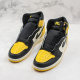 Air Jordan 1 Retro Mid "Yellow Toe" - 852542071