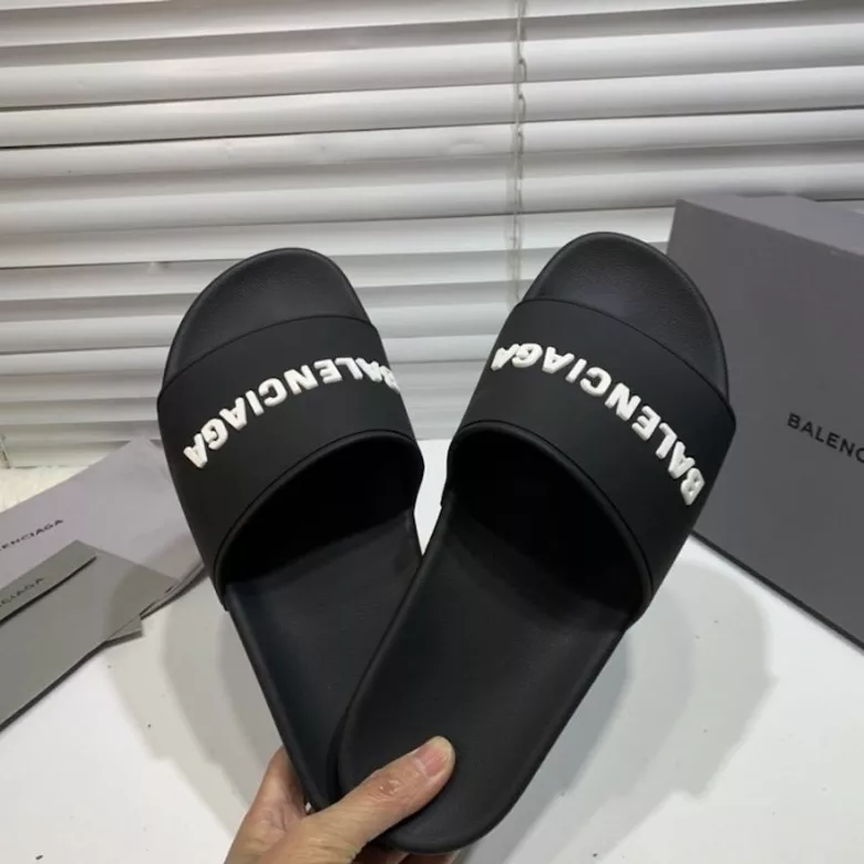 Balenciaga Piscine Slide Sandals Black - uafactory
